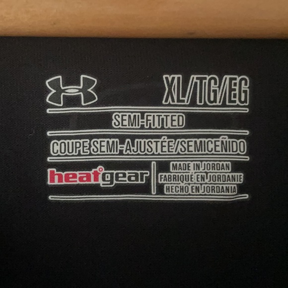 EUC Under Armour Heat Gear top - Picture 2 of 3